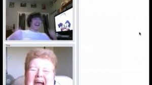 прикол бабка ржёт в chatroulette