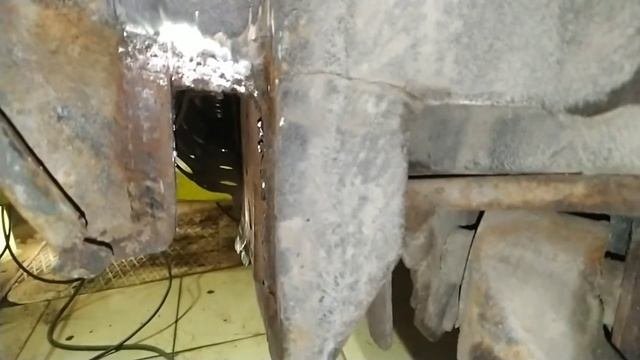 Замена (установка) порога на заклепки на Nissan Wingroad. Левый порог. Часть 1.