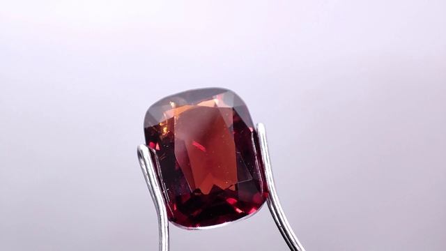 3.26 ct. Шпинель империал. Красная, кушон. Мьянма