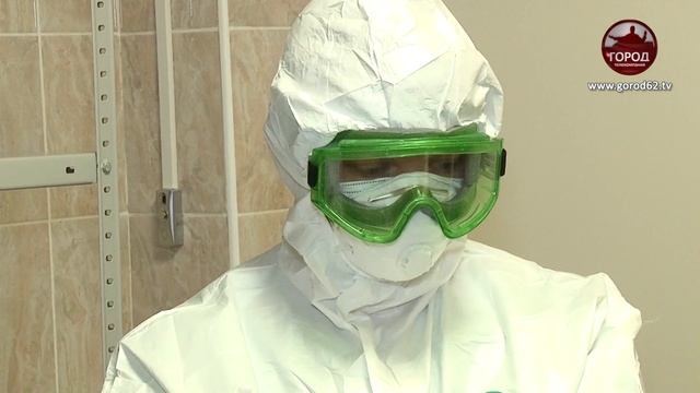 РНПК передала медучреждениям города почти шесть тысяч защитных костюмов