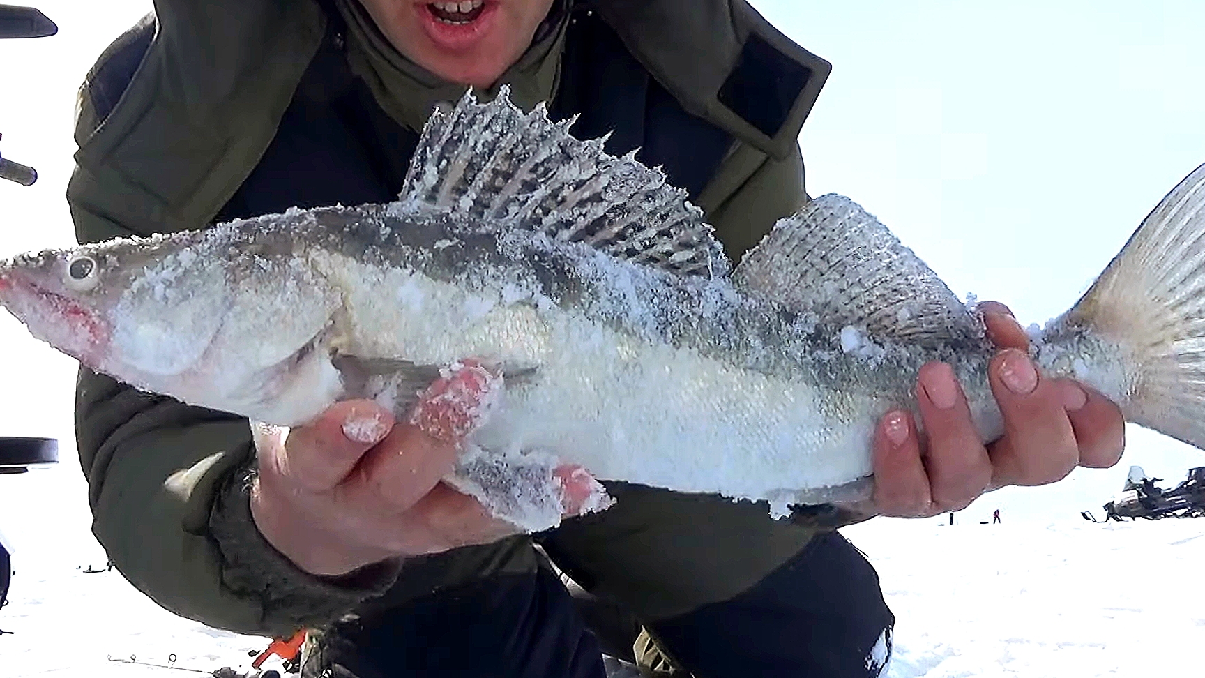 Эта рыбалка запомнится на долго!ловили все и на всё смотреть онлайн