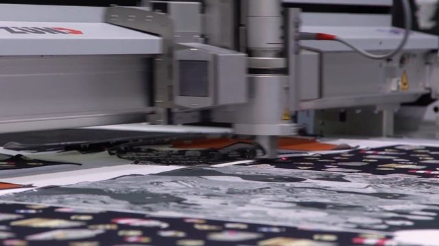 Показываем секретные кадры с производства одежды для Vsemayki.ru!