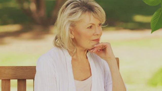 НЕ СПРАШИВАЙ О ВОЗРАСТЕ МЕНЯ - читаю стихи ГАЛИНЫ ВОЛЕНБЕРГ