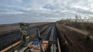 Боец ВС России уничтожает FPV дрон ВСУ огнем стрелкового вооружения