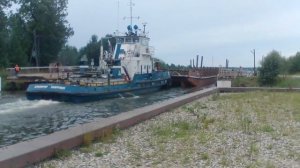 Владимир наймушин идёт Иванов бор потащил баржу Б811 под погрузку