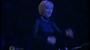 Хор поет песни Prodigy