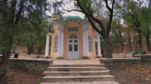 Источник №7 с теплым нарзанов в Пятигорске. Бювет академика Павлова в Пятигорске.