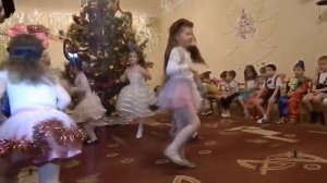 Новый год в цирке. Танец цирковых лошадок.