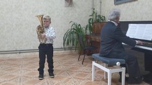 Мишка с куклой пляшут полечку Солодов Фёдор 8 лет (альтгорн)