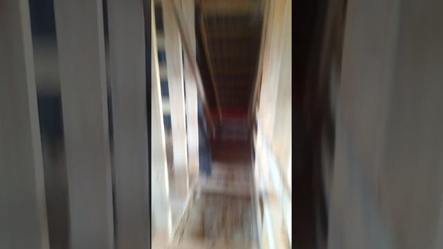 Будущий проем на второй этаж, начало монтажа лестницы