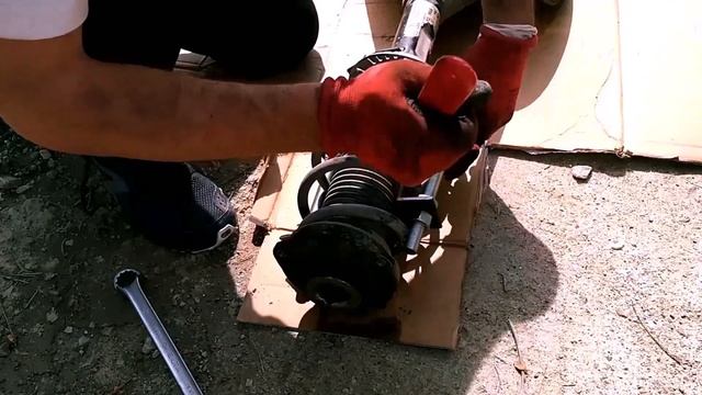 VW tiguan amortisör takozu değişimi (VW tiguan shock absorber mount replacement) смотреть онлайн