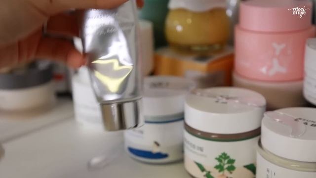 my skincare collection shelfie tour! 🤍 스킨케어 컬렉션 선반 투어!
