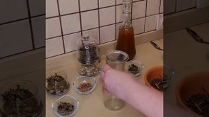 Уксус с травами. Полезное рядом.