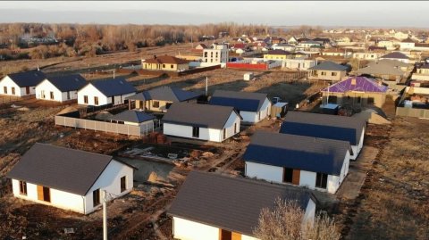 Строительство домов на Волге.