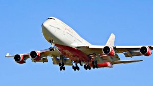 Боинг 747-400. Простоял целый год и взлетел. Гигант двухэтажный. Москва Шереметьево