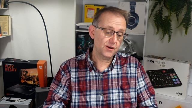 MSI TITAN 18 HX - The MOST Expensive laptop I have EVER tested! смотреть онлайн