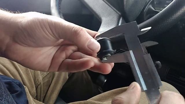 Втулка рулевого демпфера Land Rover Defender