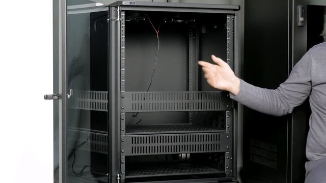 Стойки для аппаратуры Strong