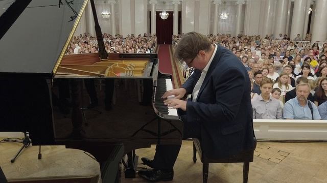ОТ КЛАССИКИ К ДЖАЗУ. ГАЙДН. Фортепианный концерт Ре мажор. Солист - Евгений ИЗОТОВ