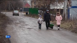 Жители Кузнецовского Затона в Уфе объединили усилия и залатали дорожные ямы на своей улице