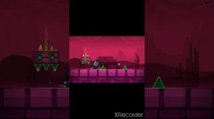 прохожу первый уровень в ледяной версии Geometry Dash