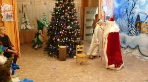 Что будет, если фиксики столкнутся? | Курьезные моменты на новогоднем утреннике