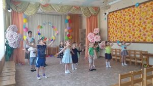 Музыкальное приветствие "Здравствуйте ладошки - сапожки"