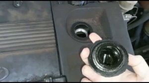 Состояние маслозаливной крышки моего двигателя
