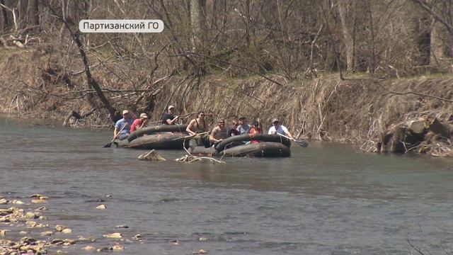 Бурлящая стихия: маленьких патриотов учат навыкам на воде смотреть онлайн