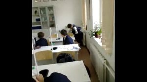 Беспредел в школе гимназий 73 Алматы: в кабинете химий на уроке физики