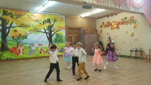 Вход на осенний праздник "Осень" | Средняя группа детского сада | "Тётушка - Непогодушка"