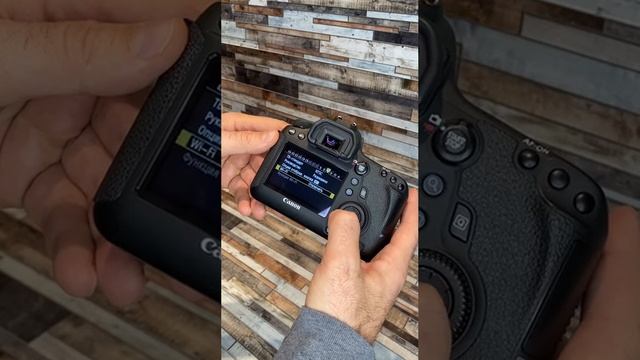 Зеркальный фотоаппарат Canon EOS 6D