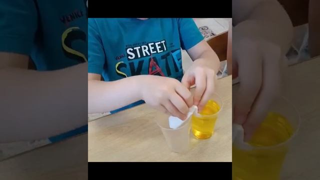 Эксперимент с водой "Из стакана в стакан" смотреть онлайн