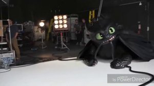 Беззубик и ИГРА ПРЕСТОЛОВ)