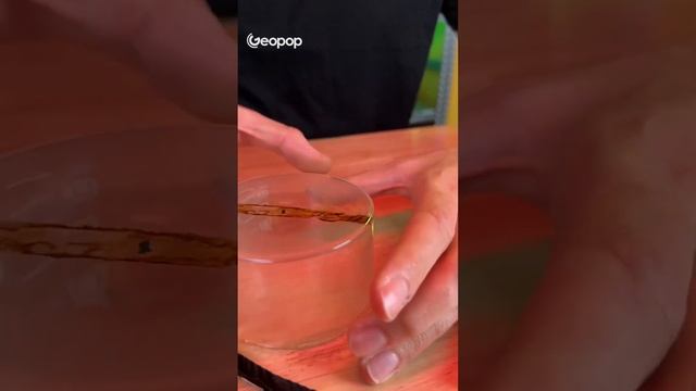 ¿Pero cómo es posible que las manos produzcan humo? смотреть онлайн