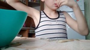 у меня на канале шесть подписчиков выпил 2 л воды.