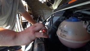 VW T4 ЧЕМ ЛУЧШЕ СНИМАТЬ ПРУЖИННЫЕ ХОМУТЫ ЛАЙФ ХАК-WHAT IS THE BEST WAY TO REMOVE SPRING CLAMPS LIFE