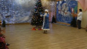 Выход Деда Мороза на новогоднем утреннике | Средняя группа детского сада