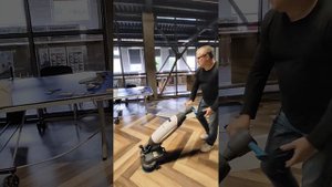 Компактная поломоечная машина t-mop. Обзор и демонстрация работы.