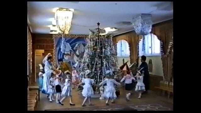 Вход на новогодний утренник 1995 смотреть онлайн