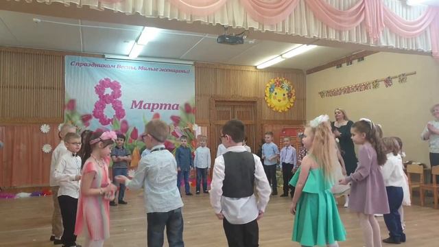Игра на утреннике 8 марта в старшей группе детского сада смотреть онлайн
