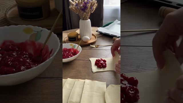 Пирожки с вишней