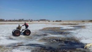 Вездеход Чибис 1 - На шинах ВИ 3 по промоинам