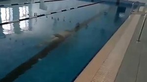 Проплываю бассейн 25м под водой