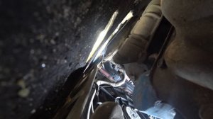 Заливали воду в машину и упала камера