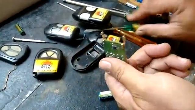 Seu controle acende o LED mais não abre o portão смотреть онлайн