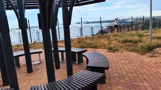 Бульвар Пионеров. Аршинцево. Заборы убрали. Фонтаны так и не заработали. смотреть онлайн