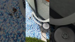 Кристально чистая вода в бассейне дома, лайфхак