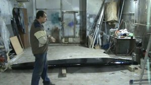 Нанесение гелькоута на корпус кистью