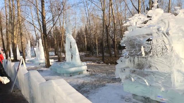 #ТатышевПарк ВЫ НЕ ПОВЕРИТЕ! В КРАСНОЯРСКЕ под ВАНТОВЫМ мостом бегает СНЕЖНЫЙ ЧЕЛОВЕК!!! смотреть онлайн